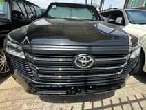 A picture of Toyota Landcruiser 300 SERIES GXR 2022
