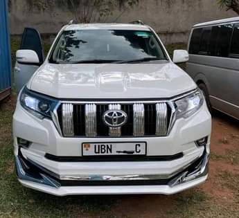 A picture of Land cruiser Prado