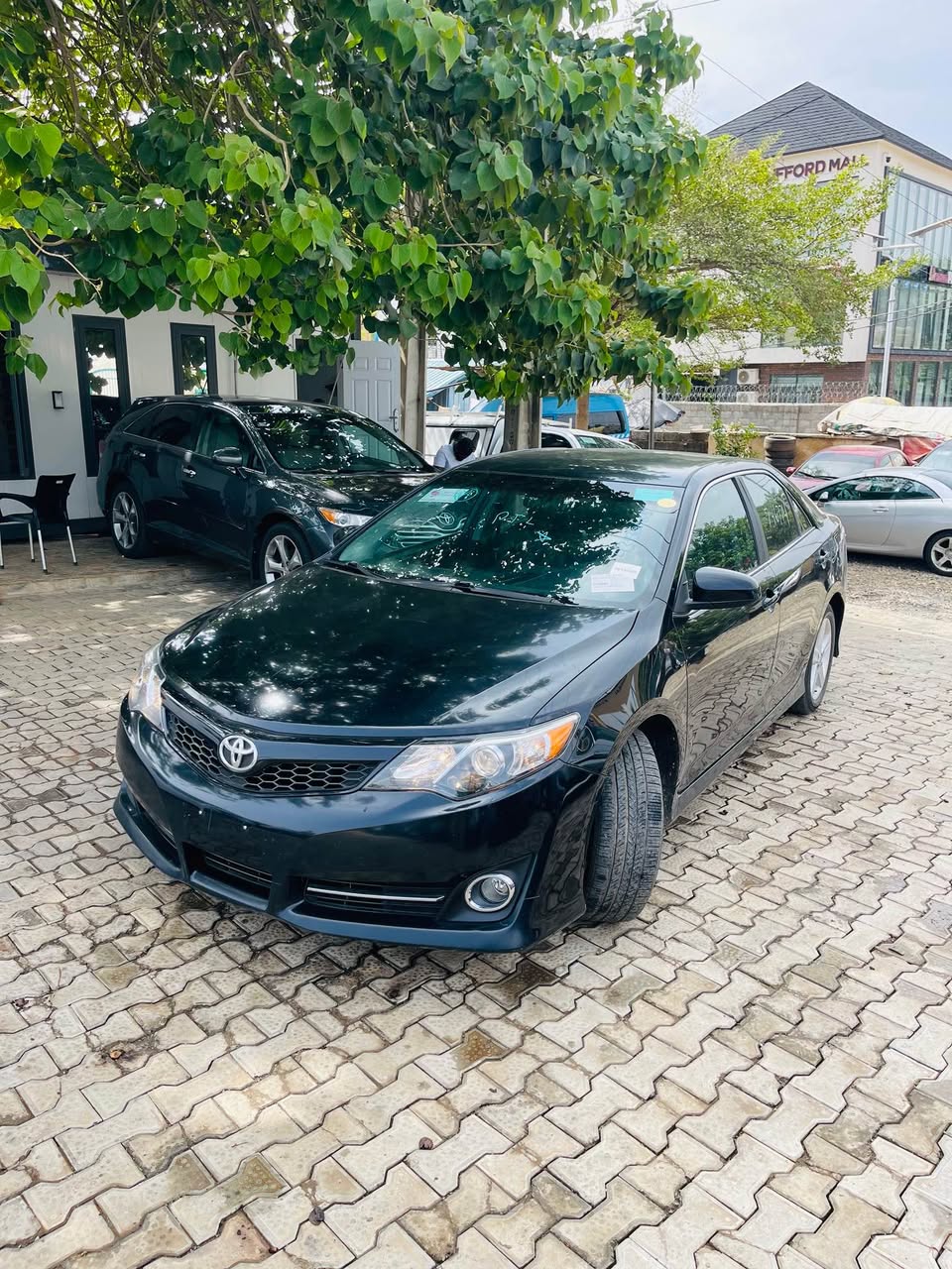 A picture of 2014 TOYOTA CAMRY SE FOREIGN USED SUPER CLEAN
