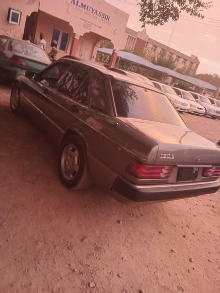 A picture of Mercedes c 190