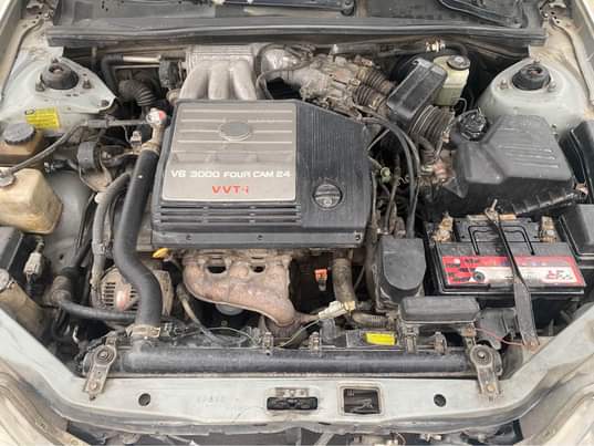 A picture of Toyota Avalon 2001