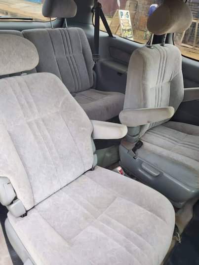 A picture of 2002 TOYOTA SIENNA LE