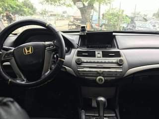 A picture of 2008 Honda Accord 1