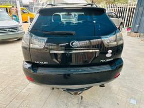 A picture of A YEAR REG 100 PURE FIRST BODY 2004 RX330 FULLEST