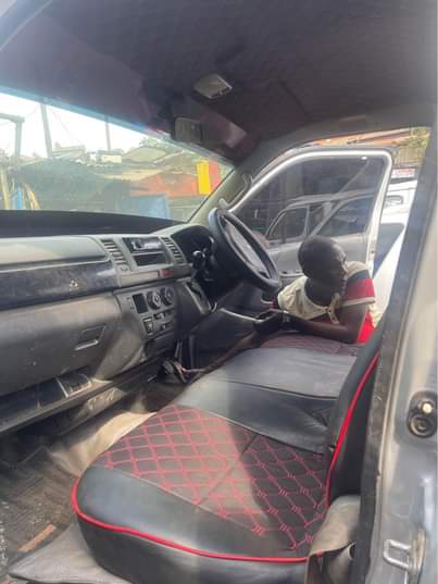 A picture of Toyota Hiece drone van 2012