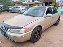 A picture of 2001 Toyota Camry