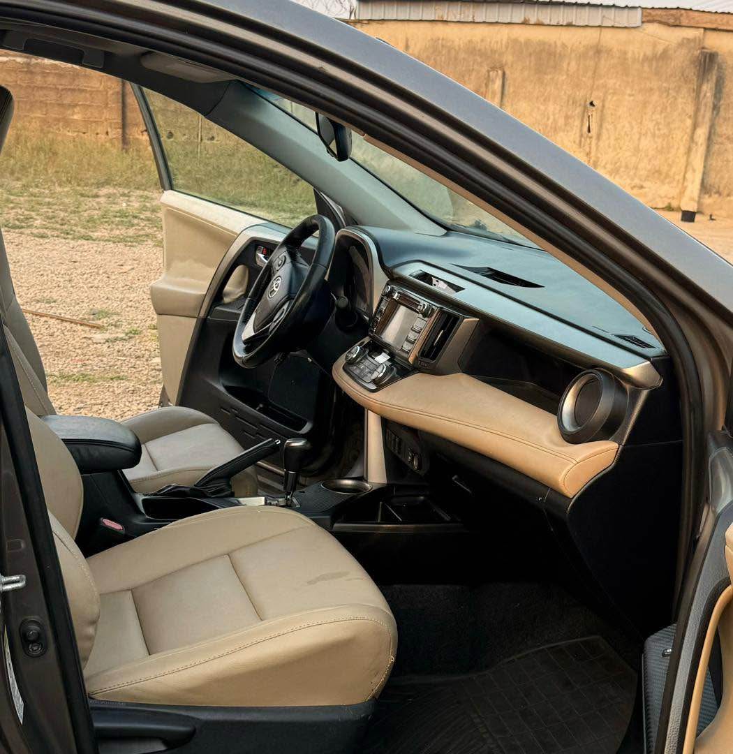A picture of TOYOTA RAV4 2015 MODEL