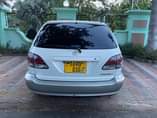 A picture of Price Bei 18 5m 0762664660 Exchange Allowed Toyota Harrier old
