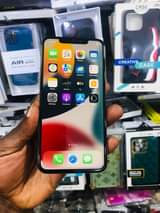 A picture of IphoneXsmax 256Gb storage