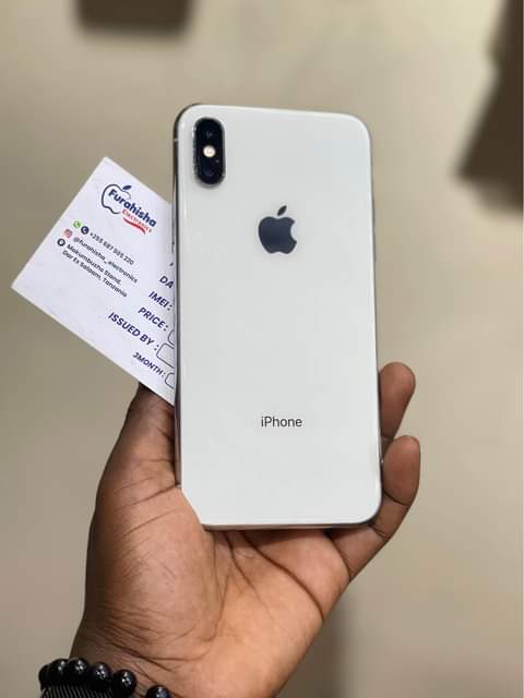 A picture of iPhone X 64Gb No Face Used Clean