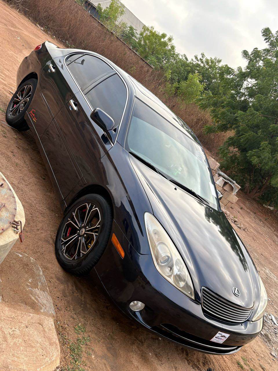 A picture of PRICE N6.4M EXTREMELY CLEAN TOKS STANDARD REGISTERED LEXUS ES 330