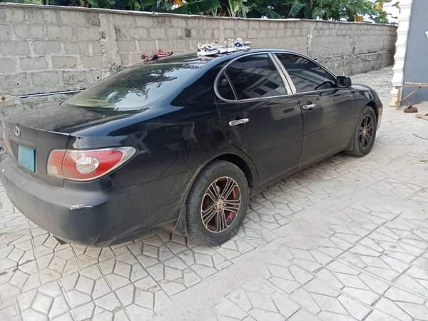A picture of Lexus Es330 Well maintained Baked Location IBADAN Price N3 9M
