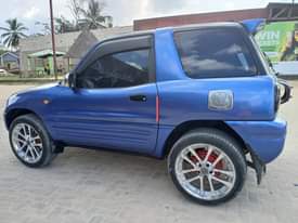 A picture of Toyota Rav4 inauzwa 5 800 000 piga 0689326088