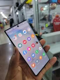 A picture of All phones available Samsung and iPhones