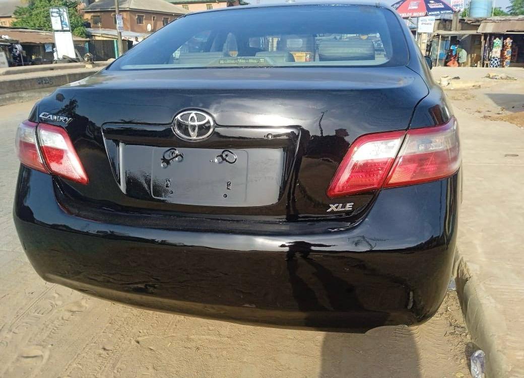 A picture of  Toyota Camry 2008 Engine and Gear Ac chilling .