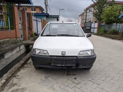 A picture of Direct tokunbo manual gear peogeut 106 year 2005 model for