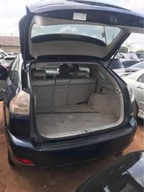 A picture of Lexus RX 330