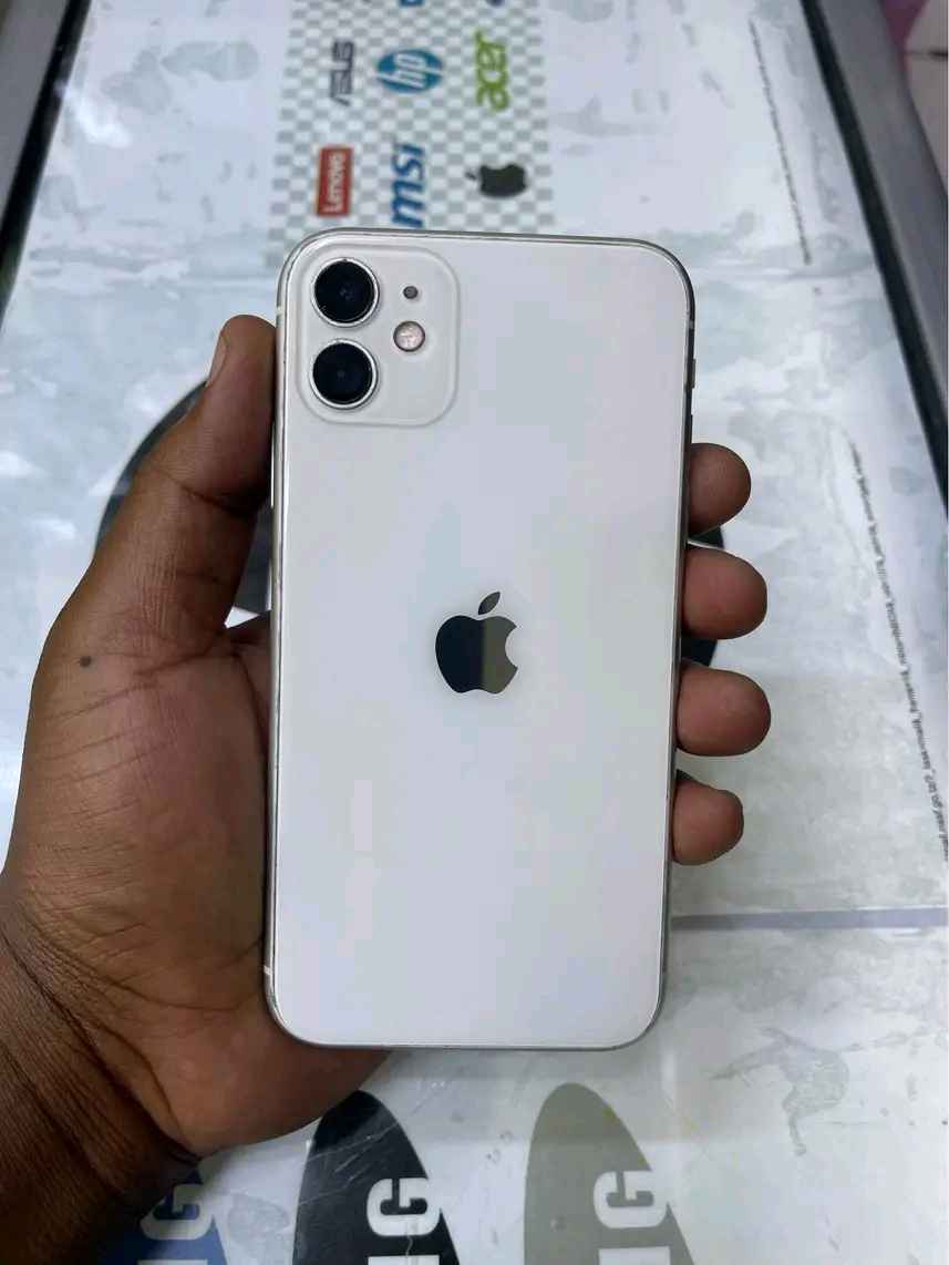 A picture of 11 plain