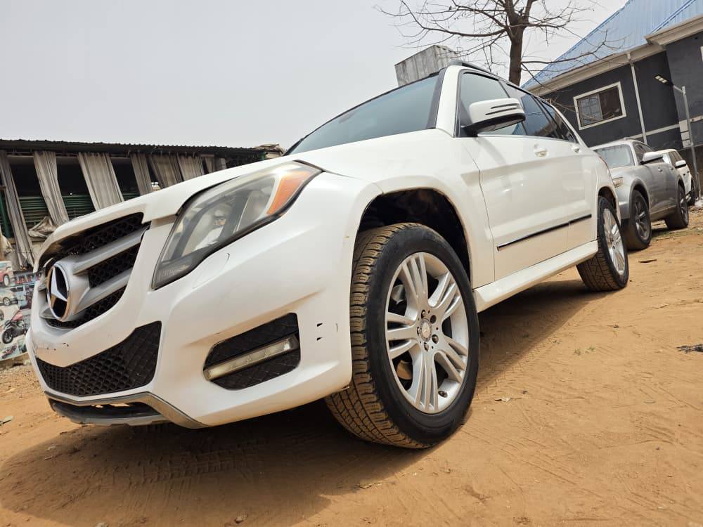 A picture of Mad Dealer Deal Benz GLK350 4matic 2015 on belt Model