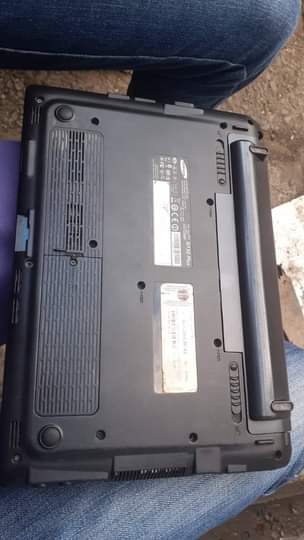 A picture of Sumsung portable laptop for sale storage 200gb windows10 office installed