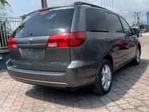 A picture of Toyota Sienna 2004 model Tokunbo
