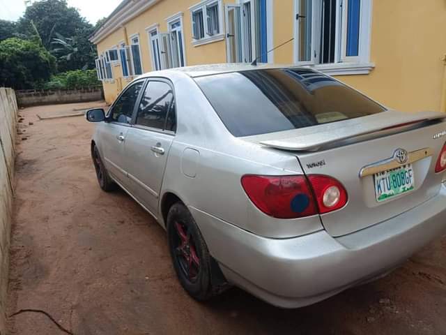 A picture of Clean 2006 Toyota Corolla