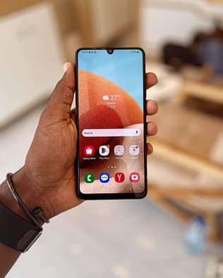 A picture of Samsung a32 gb128