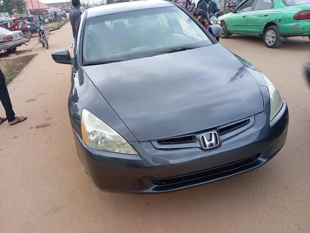 A picture of Honda D C
