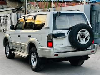 A picture of TOYOTA LAND CRUISER TX