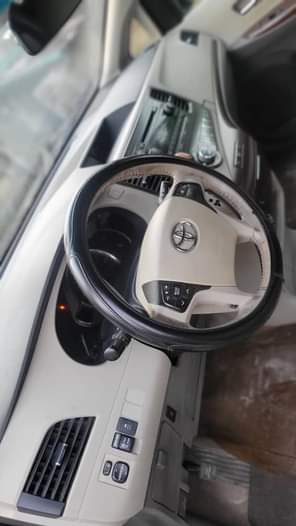 A picture of Neatly used 2011 Toyota Sienna Superb engine smooth transmission Straight