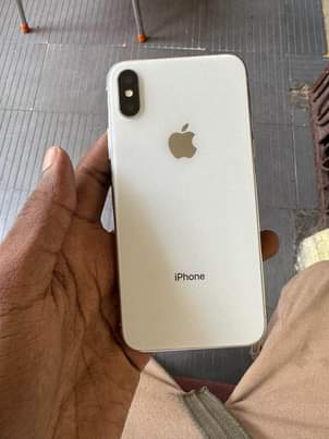A picture of iPhone X 64gb bei 350 000 0692853914 Face ID ipo