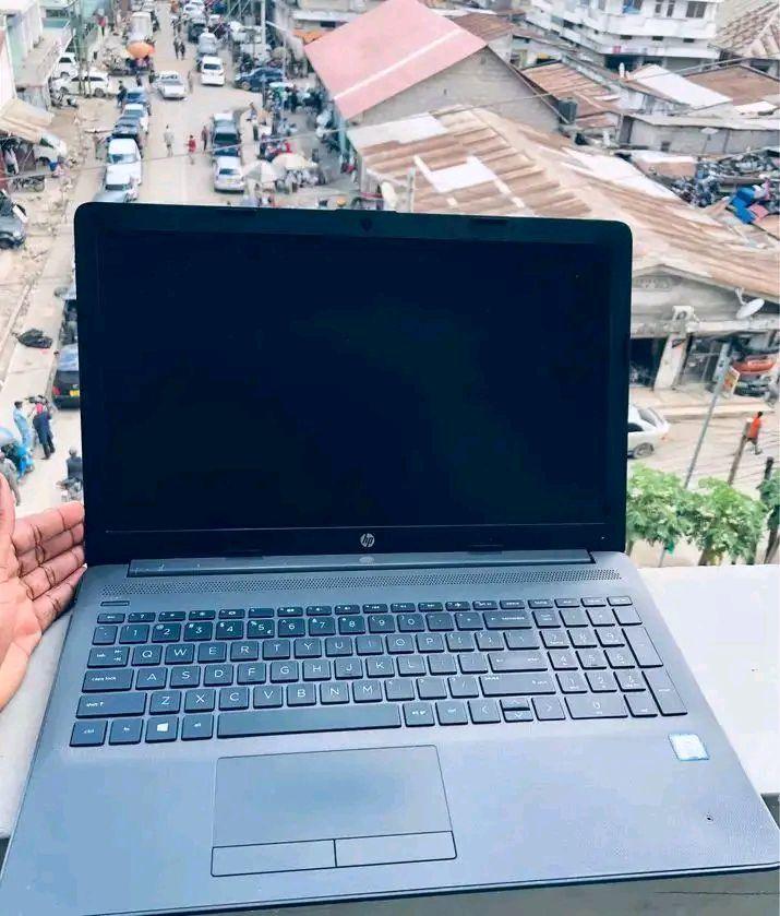 A picture of Hp 250 g7
