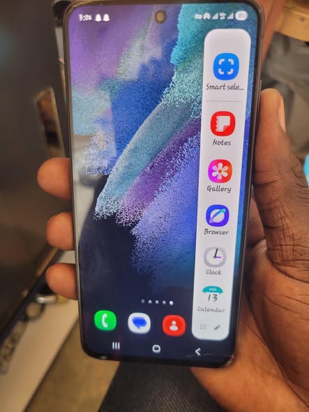 A picture of Samsung galaxy s21fe