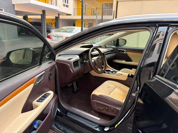 A picture of Lexus RX350 2017