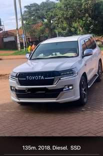 A picture of Land cruiser V8 2021 135m with SSD number plate.