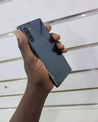 A picture of Samsung note 10