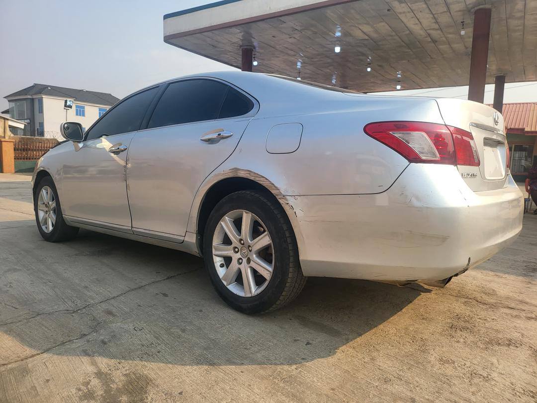 A picture of Lexus Es350 08