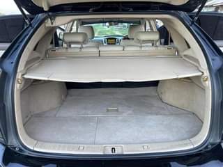 A picture of TOYOT HARRIER NEW MODEL