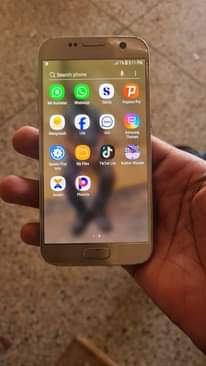A picture of Samsung s8