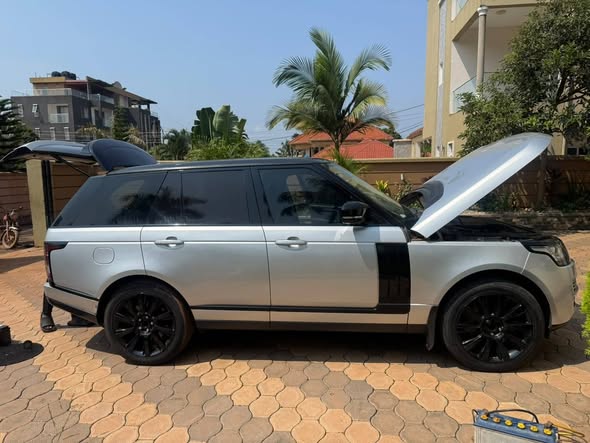 A picture of Range rover vogue diesel model 2016 for sale