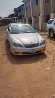 A picture of Lexus es 300