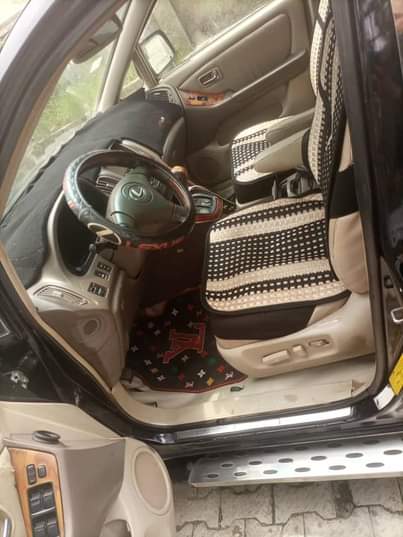 A picture of Lexus RX 300 Engine Gear AC working Clean interior Buy