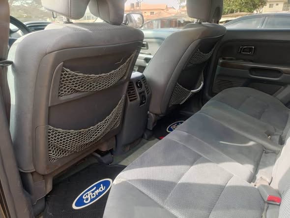 A picture of 2004 HONDA PILOT