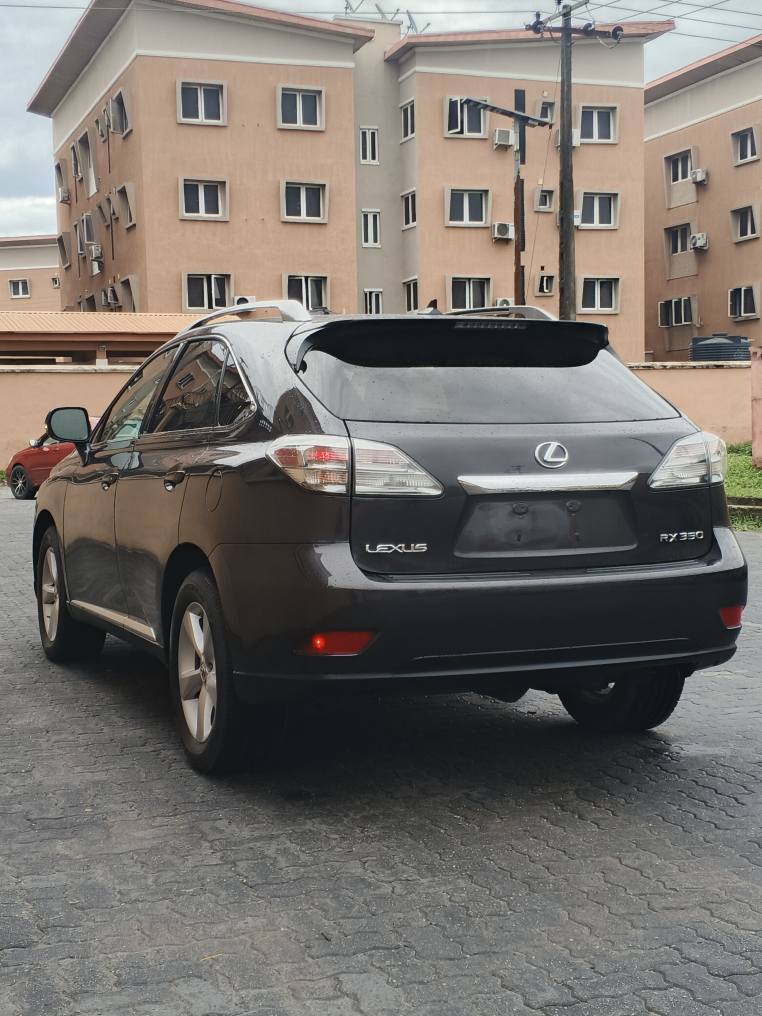 A picture of Lexus RX350 2019