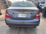 A picture of 09 Mercedes Benz C300 Read description for full details