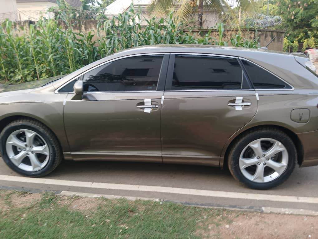 A picture of VENZA 2010 MODEL