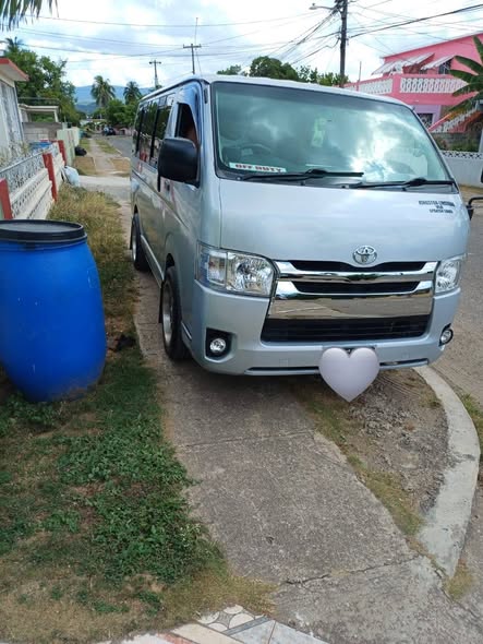 used toyota hiace
