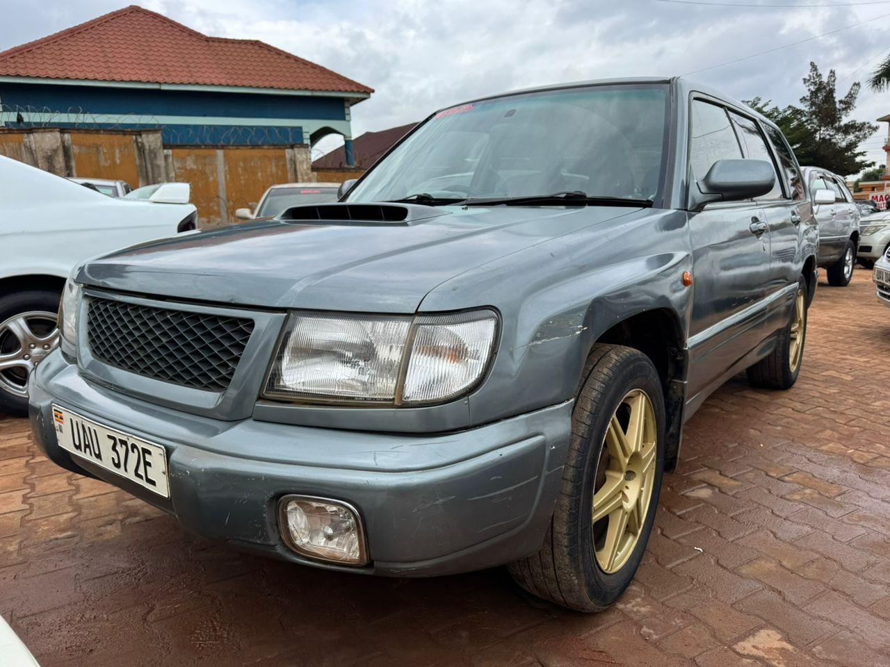 A picture of 2000 Subaru 2000
