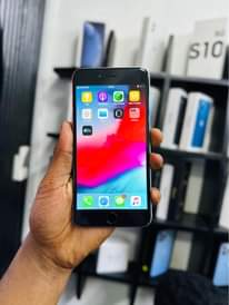 A picture of 6 64GB BATTERY 94 170 000Tzs finger CHINA PLAZA KKOO