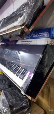 A picture of MOTIF XF8 and MOX8